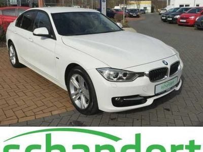 Gebraucht BMW 318 143 PS (105 kW) 2012 Weiß Limousine