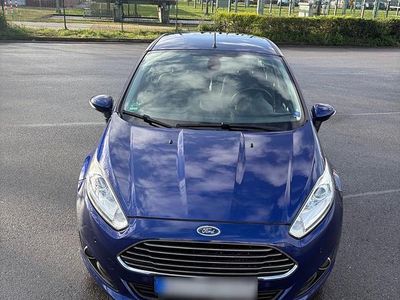 Gebraucht Ford Fiesta 70 PS (51 kW) 2014 Blau Kleinwagen