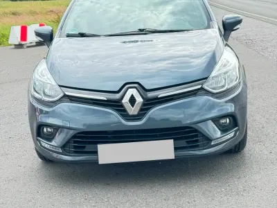 Gebraucht Renault Clio GrandTour 73 PS (53 kW) 2018 Blau Kombi