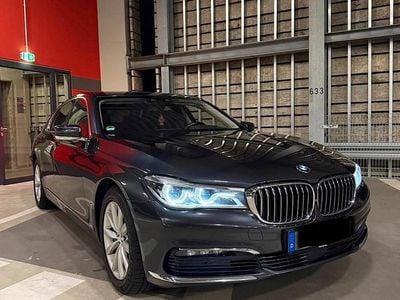 Gebraucht BMW 730 265 PS (194 kW) 2016 Grau Limousine