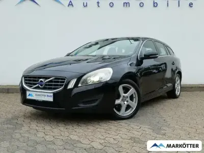 Gebraucht Volvo V60 Momentum 163 PS (119 kW) 2011 Stone) / solid (schwarz Kombi