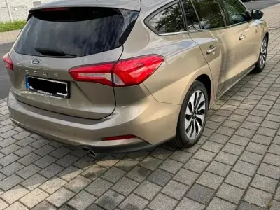 Gebraucht Ford Focus Active 120 PS (88 kW) 2018 Braun Limousine
