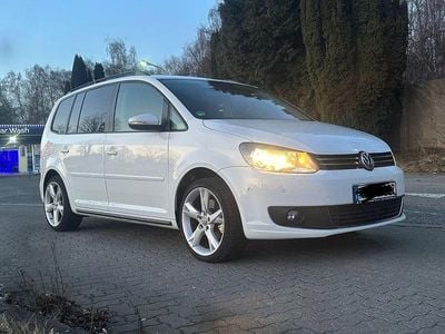 Gebraucht VW Touran Highline 140 PS (102 kW) 2015 Weiß Van / Kleinbus