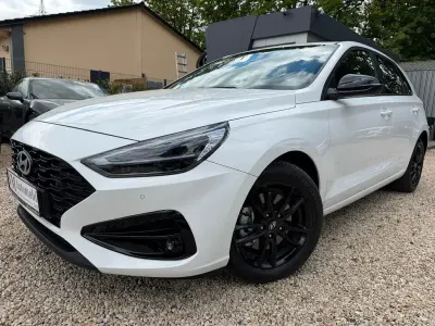 Nowe Hyundai i30 Advantage 101 KM (74 kW) 2025 Biały Sedan/Limuzyna