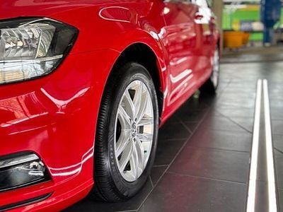 Gebraucht VW Golf VII Highline 150 PS (110 kW) 2019 Rot Kombi