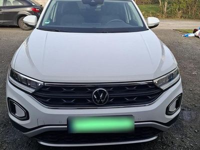 Second-hand VW T-Roc Life 110 CP (80 kW) 2023 Alb SUV