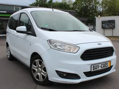 Gebraucht Ford Tourneo Courier 75 PS (55 kW) 2015 Frostweiß Van / Kleinbus