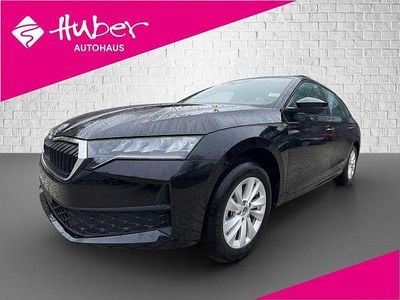 Neu Skoda Octavia Essence 116 PS (85 kW) 2026 Schwarz Kombi