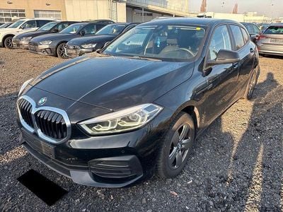 Schwarz ii/bonnet fluid black Gebraucht 2021 BMW 118 Advantage Kleinwagen | 20.990 € (Fairer Preis)