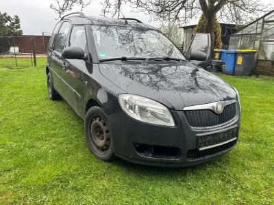 Gebraucht Skoda Roomster 86 PS (63 kW) 2009 Schwarz Van / Kleinbus