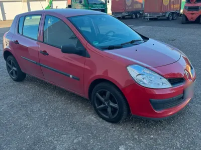Gebraucht Renault Clio 75 PS (55 kW) 2006 Rot Kleinwagen