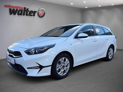 Gebraucht Kia Ceed Comfort 160 PS (117 kW) 2022 Weiß Kleinwagen