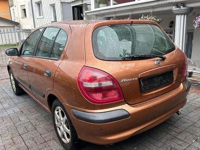 Nissan Almera
