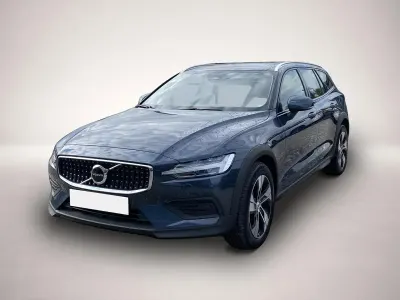Gebraucht Volvo V60 CC Plus 197 PS (144 kW) 2023 Manufacturer Kombi