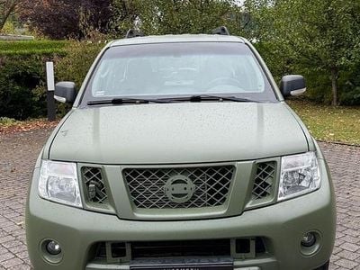 Schwarz Gebraucht 2014 Nissan Pathfinder XE SUV | 22.890 € (Teuer)