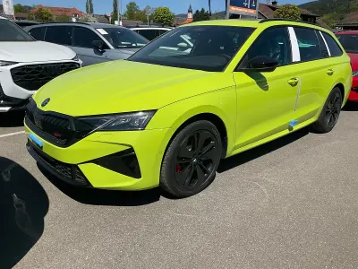 Ny Skoda Octavia RS 265 HK (194 kW) 2026 Grön Kombi
