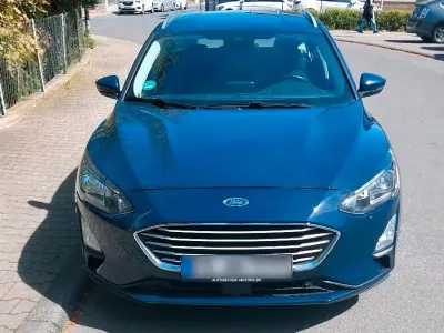 Usado Ford Focus 120 CV (88 kW) 2019 Azul Familiar