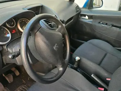 Gebraucht Peugeot 207 88 PS (64 kW) 2006 Blau Kleinwagen