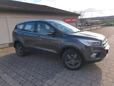Gebraucht Ford Kuga Sport 182 PS (133 kW) 2017 Grau SUV