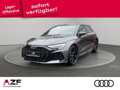 Neu Audi RS3 Sportback Ambiente 400 PS (294 kW) 2025 Grau Kleinwagen