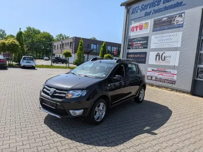 Gebraucht Dacia Sandero Stepway 90 PS (66 kW) 2015 Schwarz Kleinwagen