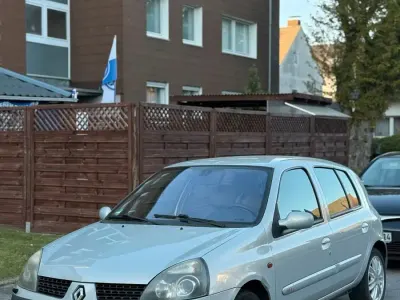Usata Renault Clio II 80 CV (58 kW) 2002 Argento Utilitaria