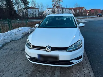 Gebraucht VW Golf VII Trendline 86 PS (63 kW) 2018 Weiß Limousine