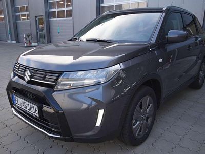 Gebraucht Suzuki Vitara 110 PS (80 kW) 2025 Titan dark gray pearl SUV