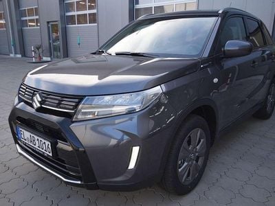 Titan dark gray pearl Gebraucht 2025 Suzuki Vitara SUV | 30.470 € (Teuer)
