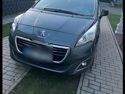 Gebraucht Peugeot 5008 Allure 150 PS (110 kW) 2014 Grau Van / Kleinbus
