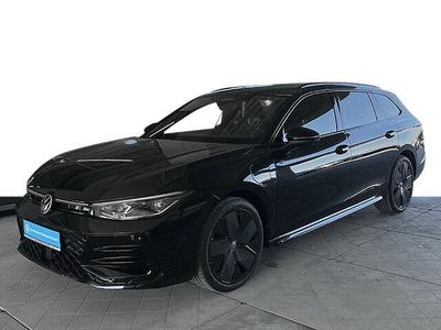 Grenadillschwarz metallic Gebraucht 2024 VW Passat R-line Kombi | 49.770 € (Teuer)
