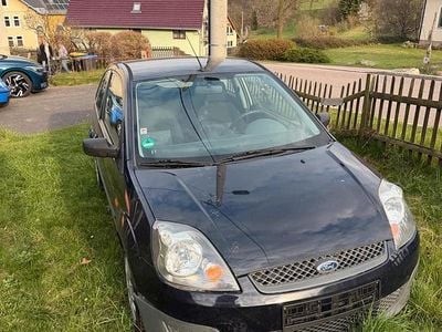 Second-hand Ford Focus 60 CP (44 kW) 2006 Albastru Hatchback