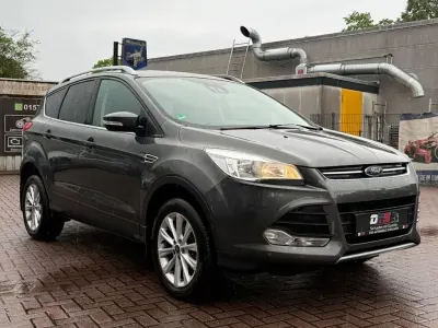 Gebraucht Ford Kuga Titanium 150 PS (110 kW) 2015 Grau SUV