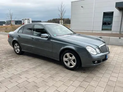 Gebraucht Mercedes E280 190 PS (139 kW) 2008 Grau Limousine