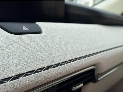 Rhodium white (metallic) Gebraucht 2022 Mazda CX-60 Takumi-Line SUV | 38.990 € (Etwas zu teuer)