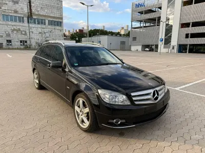 Gebraucht Mercedes C200 Avantgarde 136 PS (100 kW) 2010 Schwarz Limousine