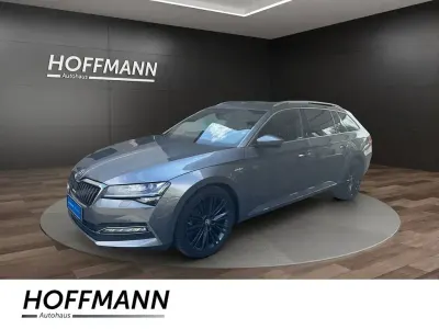Gebraucht Skoda Superb LAURIN & KLEMENT 190 PS (139 kW) 2023 Graphitegrau metallic Kombi