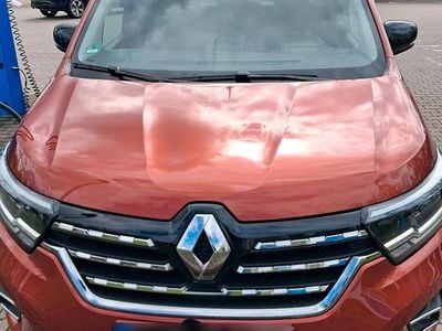 Usado Renault Kangoo Intens 130 HP (95 kW) 2022 Andere farben Monovolume