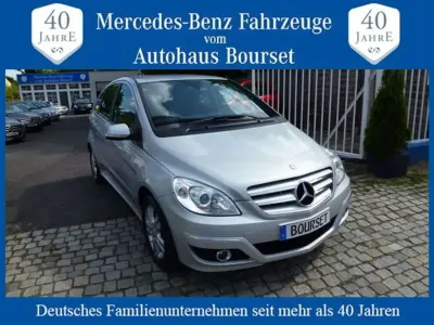 Gebraucht Mercedes B180 116 PS (85 kW) 2010 Silber Van / Kleinbus