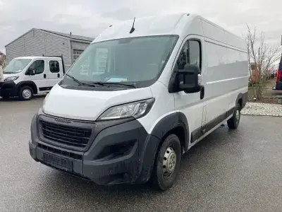 Gebraucht Peugeot Boxer Premium 165 PS (121 kW) 2021 Weiss Van