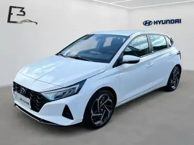 Gebraucht Hyundai i20 Intro Edition 101 PS (74 kW) 2020 Weiß Kleinwagen