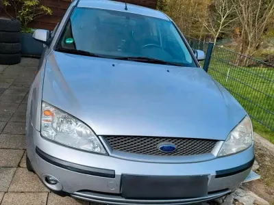 Gebraucht Ford Mondeo 125 PS (91 kW) 2002 Silber Coupé