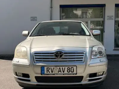 Gebraucht Toyota Avensis Style 129 PS (94 kW) 2003 Silber Limousine