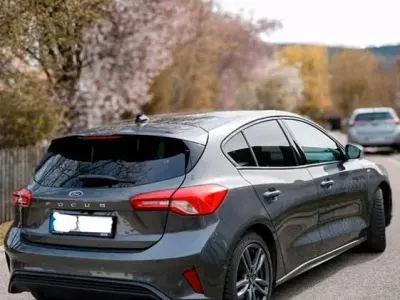 Gebraucht Ford Focus ST-Line 150 PS (110 kW) 2019 Grau Limousine
