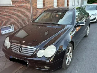 Gebraucht Mercedes CL200 163 PS (119 kW) 2002 Schwarz Coupé