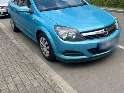 gebraucht Opel Astra GTC.