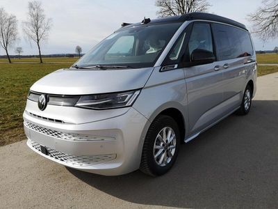 Reflexsilber metallic dach schwarz Gebraucht 2024 VW T7 Beach Van | 64.835 € (Teuer)
