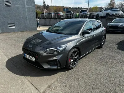 Używany Ford Focus ST 280 KM (205 kW) 2019 Szary Sedan/Limuzyna