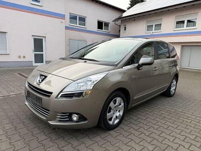 Gebraucht Peugeot 5008 Business-Line 114 PS (83 kW) 2013 Grau Van / Kleinbus