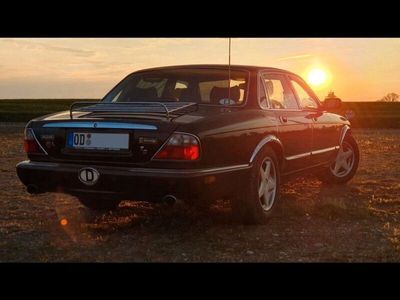 Jaguar XJ8